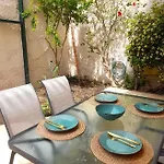 Seaside Backyard Appartement