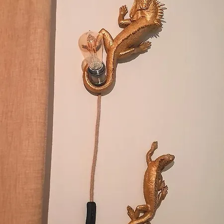 Seaview Backyard * Tolofón