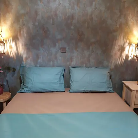 Seaview Backyard * Tolofón