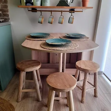 Seaview Backyard * Tolofón