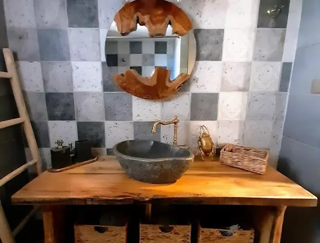 Seaview Backyard Τολοφώνας